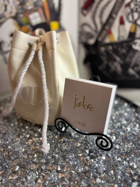 Dior Beauty beige drawstring pouch and a Dior J'adore 3 set sample - Picture 8 of 8
